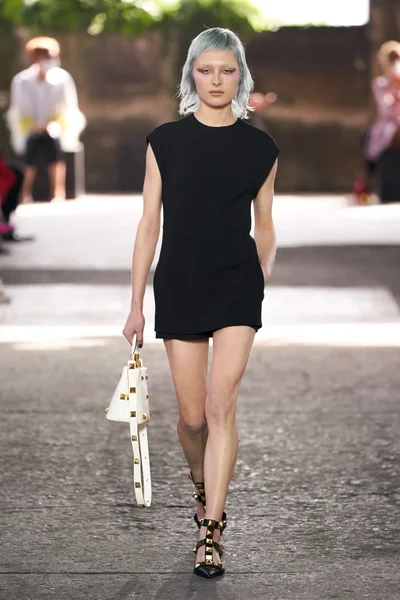 Look 2